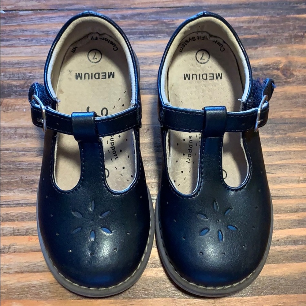 Girls shoes